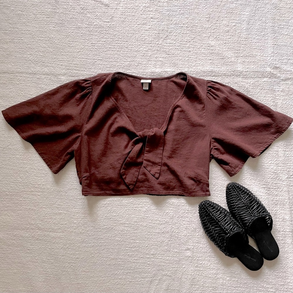 Target's A New Day Women's size Large Flutter Short Sleeve Tie-Front Cropped Top